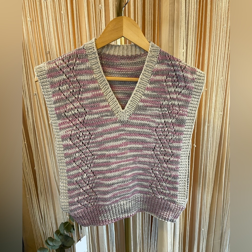 Handmade Knit Sweater Vest with Striped Pattern & v-neck light gray light purple